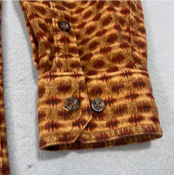 Woolrich Men's Camel Engineered Stripe Aztec Button Down Size XL - Picture 3 of 12